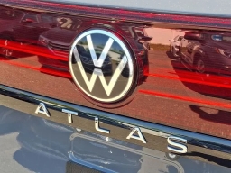 Volkswagen Atlas 2.0T Peak Edition 4MOTION 2026