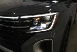 Volkswagen Atlas 2.0T Peak Edition 4MOTION 2026