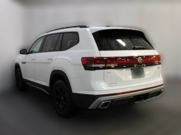 Volkswagen Atlas 2.0T Peak Edition 4MOTION 2026