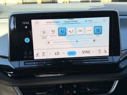 Volkswagen Atlas Cross Sport 2.0T SE FWD 2026