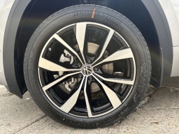 Volkswagen Atlas Cross Sport 2.0T SEL Premium R-Line 4MOTION 2026