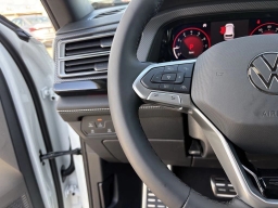 Volkswagen Atlas Cross Sport 2.0T SEL Premium R-Line 4MOTION 2026