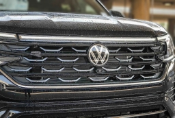 Volkswagen Atlas Cross Sport 2.0T SEL Premium R-Line 4MOTION 2026