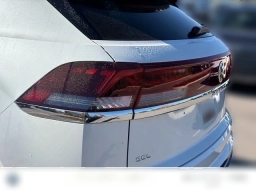 Volkswagen Atlas Cross Sport 2.0T SEL Premium R-Line 4MOTION 2026