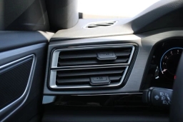 Volkswagen Atlas Cross Sport 2.0T SE w/Technology 4MOTION 2026