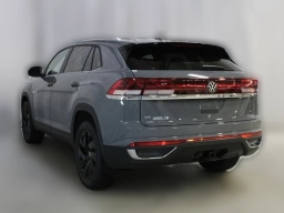 Volkswagen Atlas Cross Sport 2.0T SE w/Technology 4MOTION 2026