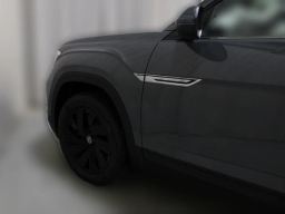 Volkswagen Atlas Cross Sport 2.0T SE w/Technology 4MOTION 2026