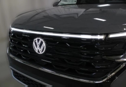 Volkswagen Atlas Cross Sport 2.0T SE w/Technology 4MOTION 2026