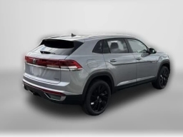 Volkswagen Atlas Cross Sport 2.0T SE w/Technology 4MOTION 2026