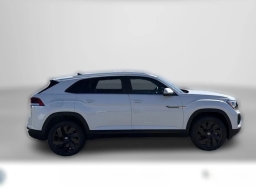 Volkswagen Atlas Cross Sport 2.0T SE w/Technology 4MOTION 2026