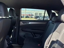 Volkswagen Atlas Cross Sport 2.0T SE w/Technology 4MOTION 2026