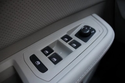 Volkswagen Atlas 2.0T SE w/Technology 4MOTION 2026