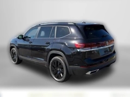 Volkswagen Atlas 2.0T SE w/Technology 4MOTION 2026