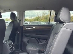 Volkswagen Atlas 2.0T SE w/Technology 4MOTION 2026