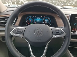 Volkswagen Atlas 2.0T SE w/Technology 4MOTION 2026