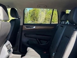 Volkswagen Atlas 2.0T SE w/Technology 4MOTION 2026