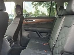 Volkswagen Atlas 2.0T SE w/Technology 4MOTION 2025