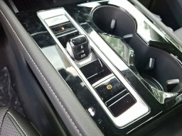 Volkswagen Atlas 2.0T SE w/Technology 4MOTION 2025