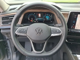 Volkswagen Atlas 2.0T SE w/Technology 4MOTION 2025