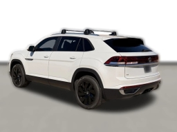 Volkswagen Atlas Cross Sport 2.0T SE w/Technology FWD 2026