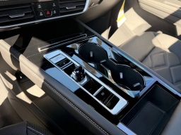 Volkswagen Atlas Cross Sport 2.0T SE w/Technology FWD 2026