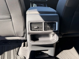 Volkswagen Atlas Cross Sport 2.0T SE w/Technology FWD 2026