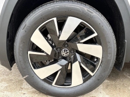 Volkswagen Atlas Cross Sport 2.0T SE w/Technology FWD 2026