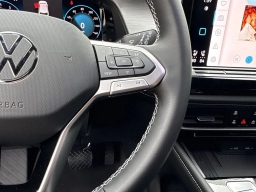 Volkswagen Atlas Cross Sport 2.0T SE w/Technology FWD 2026