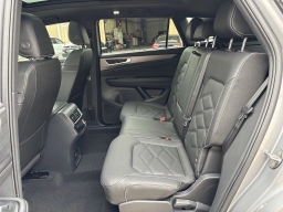 Volkswagen Atlas Cross Sport 2.0T SE w/Technology FWD 2026