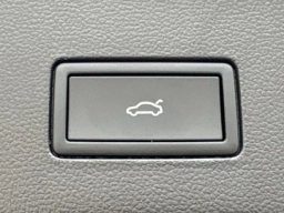 Volkswagen Atlas Cross Sport 2.0T SE w/Technology FWD 2026