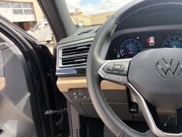 Volkswagen Atlas Cross Sport 2.0T SE w/Technology FWD 2026