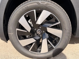 Volkswagen Atlas Cross Sport 2.0T SE w/Technology FWD 2026