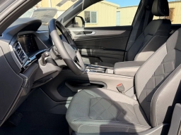 Volkswagen Atlas Cross Sport 2.0T SE w/Technology FWD 2026