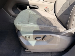 Volkswagen Atlas Cross Sport 2.0T SE w/Technology FWD 2026