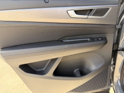 Volkswagen Atlas Cross Sport 2.0T SE w/Technology FWD 2026