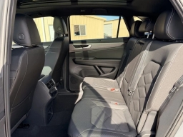 Volkswagen Atlas Cross Sport 2.0T SE w/Technology FWD 2026