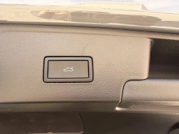 Volkswagen Atlas Cross Sport 2.0T SE w/Technology FWD 2026