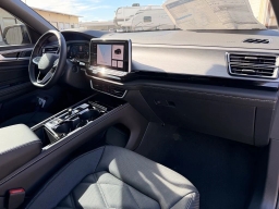 Volkswagen Atlas Cross Sport 2.0T SE w/Technology FWD 2026