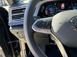 Volkswagen Atlas Cross Sport 2.0T SE w/Technology FWD 2026