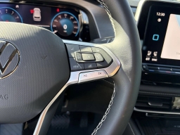 Volkswagen Atlas Cross Sport 2.0T SE w/Technology FWD 2026