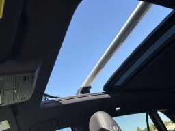 Volkswagen Atlas Cross Sport 2.0T SE w/Technology FWD 2026