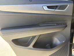 Volkswagen Atlas Cross Sport 2.0T SE w/Technology FWD 2026