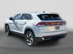 Volkswagen Atlas Cross Sport 2.0T SE w/Technology FWD 2026