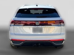 Volkswagen Atlas Cross Sport 2.0T SE w/Technology FWD 2026