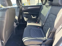 Volkswagen Atlas Cross Sport 2.0T SE w/Technology FWD 2026