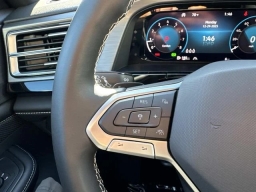 Volkswagen Atlas Cross Sport 2.0T SE w/Technology FWD 2026