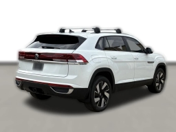 Volkswagen Atlas Cross Sport 2.0T SE w/Technology FWD 2026