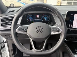 Volkswagen Atlas Cross Sport 2.0T SE w/Technology FWD 2026