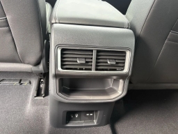 Volkswagen Atlas Cross Sport 2.0T SE w/Technology FWD 2026