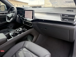 Volkswagen Atlas Cross Sport 2.0T SE w/Technology FWD 2026